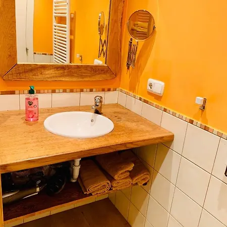 Cozy And Beautiful Close To Downtown And Beaches Appartement Saint-Sébastien
