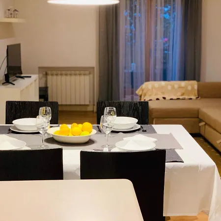 Апартаменты Cozy And Beautiful Close To Downtown And Beaches